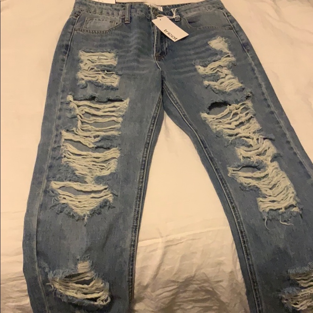 Some boyfriend jeans